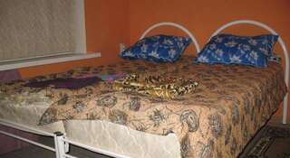 Гостевой дом Арена Краснодар Кровать в общем номере для мужчин с 6 кроватями-1